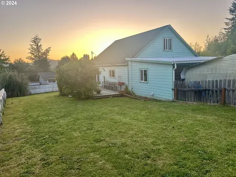 1715 20th Street Myrtle Point OR 97458