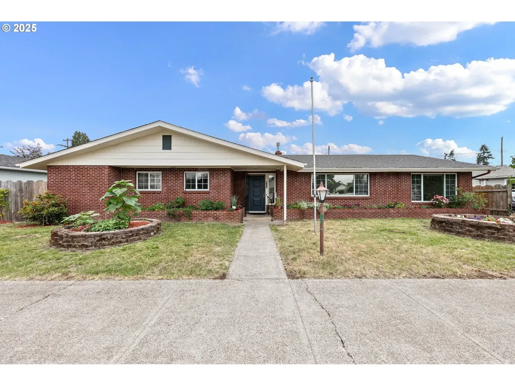 970 Kalmia Street Junction City OR 97448
