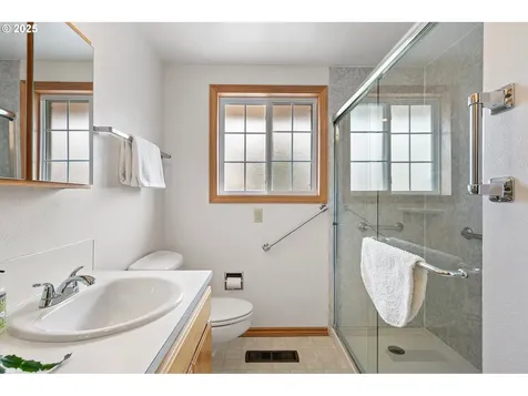 970 Kalmia Street Junction City OR 97448