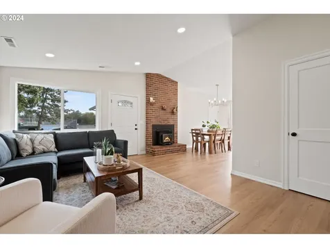 408 Eckerd Avenue Molalla OR 97038