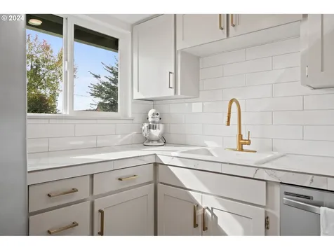 408 Eckerd Avenue Molalla OR 97038