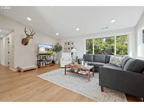408 Eckerd Avenue Molalla OR 97038