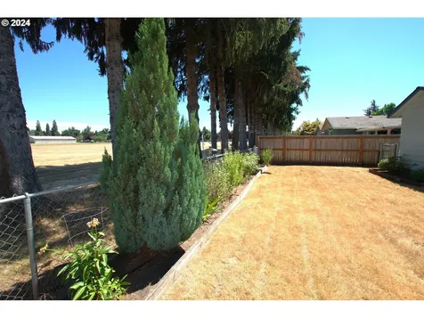 990 Astor Way Woodburn OR 97071