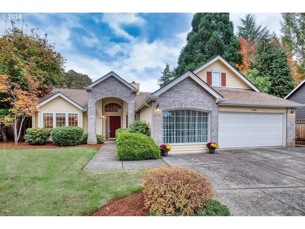 3380 NE Sunburst Avenue Hillsboro OR 97124