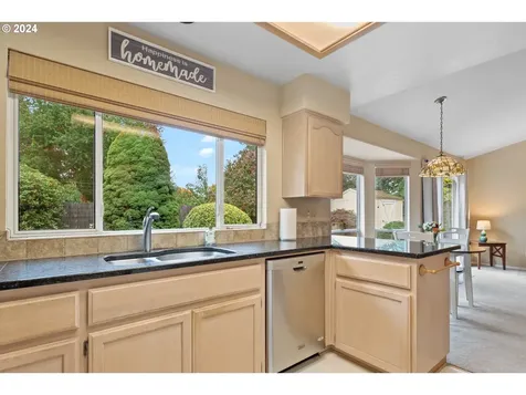 3380 NE Sunburst Avenue Hillsboro OR 97124