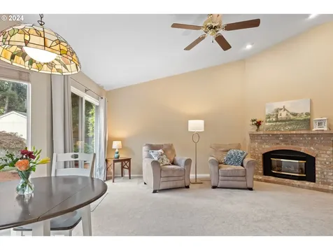 3380 NE Sunburst Avenue Hillsboro OR 97124