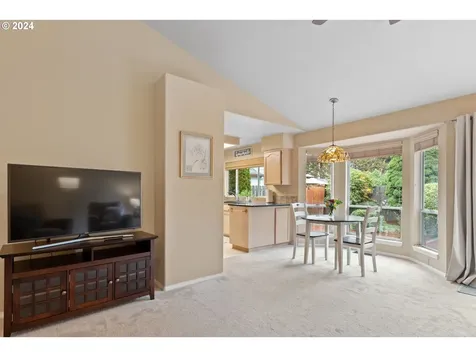 3380 NE Sunburst Avenue Hillsboro OR 97124