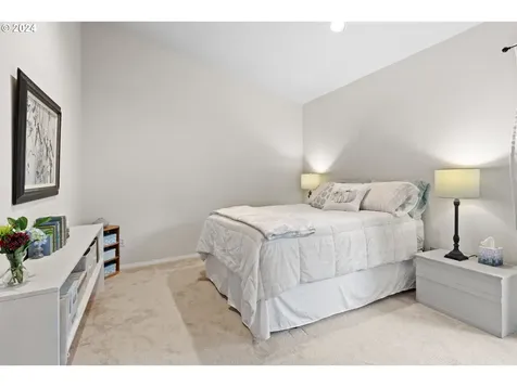 3380 NE Sunburst Avenue Hillsboro OR 97124