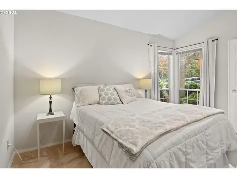 3380 NE Sunburst Avenue Hillsboro OR 97124