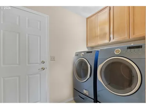 3380 NE Sunburst Avenue Hillsboro OR 97124