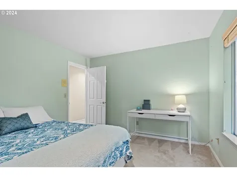 3380 NE Sunburst Avenue Hillsboro OR 97124