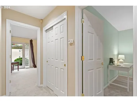 3380 NE Sunburst Avenue Hillsboro OR 97124