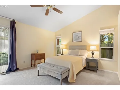 3380 NE Sunburst Avenue Hillsboro OR 97124