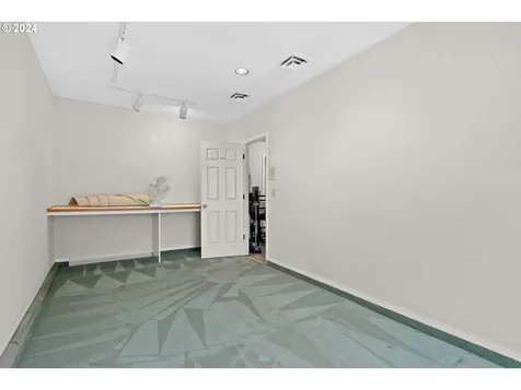 3380 NE Sunburst Avenue Hillsboro OR 97124