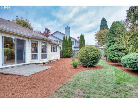 3380 NE Sunburst Avenue Hillsboro OR 97124