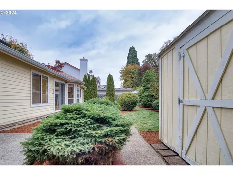3380 NE Sunburst Avenue Hillsboro OR 97124