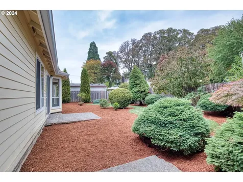 3380 NE Sunburst Avenue Hillsboro OR 97124