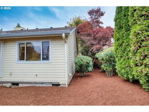3380 NE Sunburst Avenue Hillsboro OR 97124