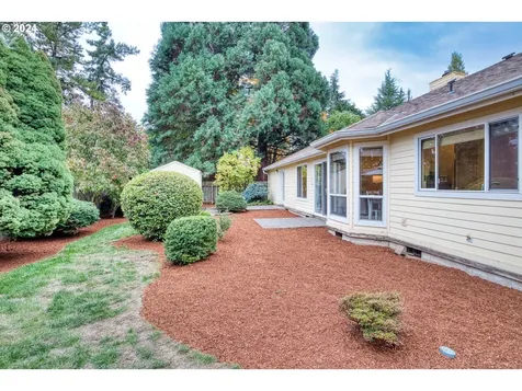 3380 NE Sunburst Avenue Hillsboro OR 97124