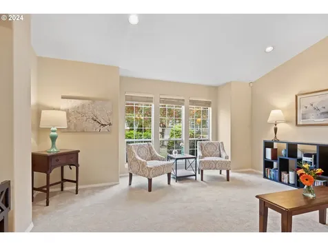 3380 NE Sunburst Avenue Hillsboro OR 97124