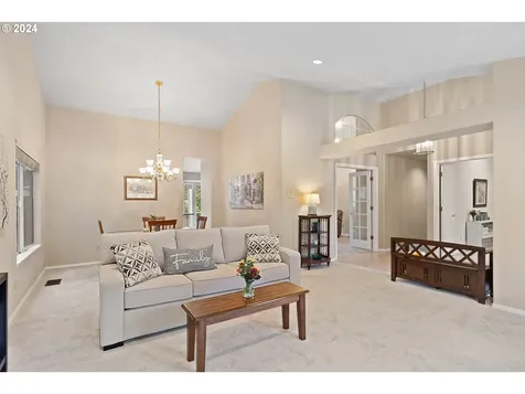 3380 NE Sunburst Avenue Hillsboro OR 97124