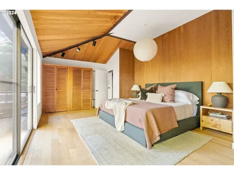 9468 Sw 62nd Drive Portland OR 97219