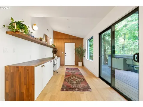 9468 Sw 62nd Drive Portland OR 97219