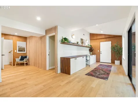 9468 Sw 62nd Drive Portland OR 97219