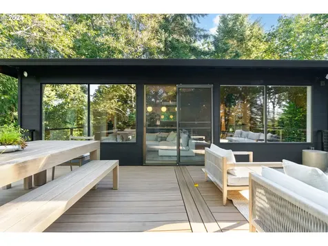 9468 Sw 62nd Drive Portland OR 97219