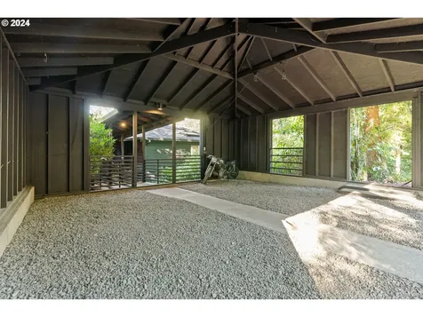 9468 Sw 62nd Drive Portland OR 97219