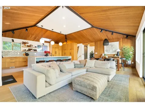 9468 Sw 62nd Drive Portland OR 97219
