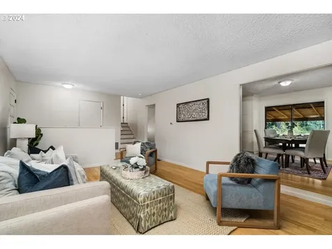 16001 Ne Morris Court Portland OR 97230