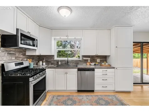 16001 Ne Morris Court Portland OR 97230