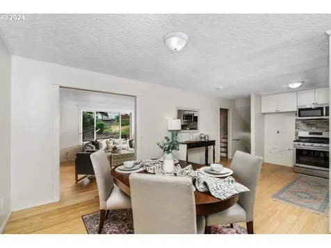 16001 Ne Morris Court Portland OR 97230