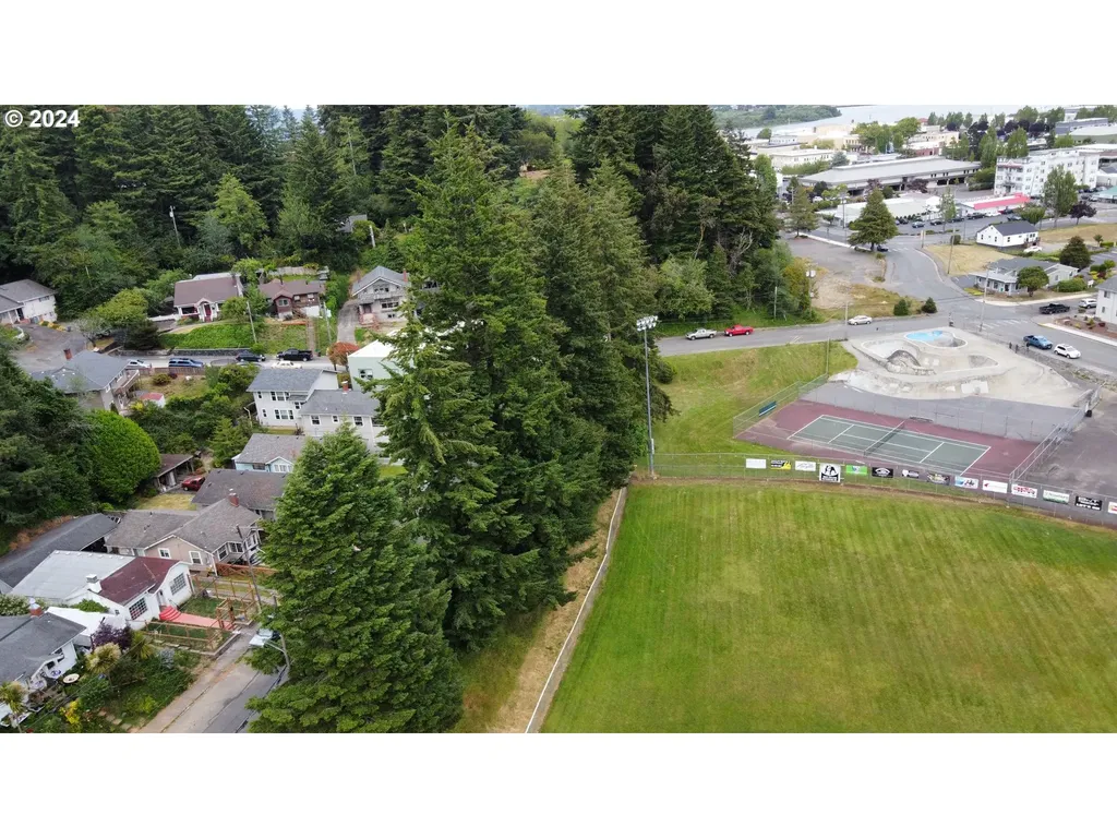 844 8th Terrace Coos Bay OR 97420