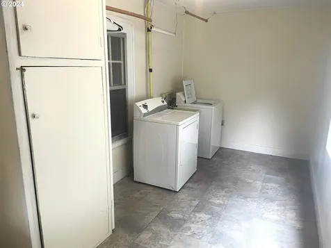 844 8th Terrace Coos Bay OR 97420