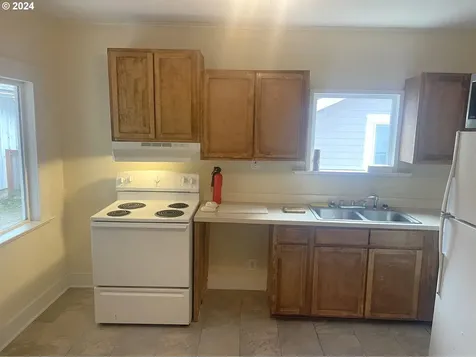 844 8th Terrace Coos Bay OR 97420