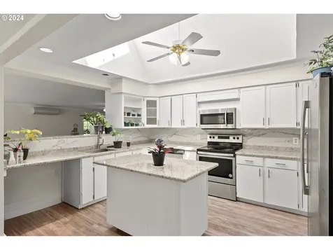 72523 Apiary Road Rainier OR 97048