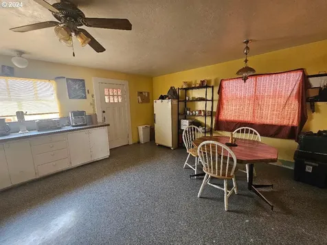 81958 E Wapinitia Road Maupin OR 97037