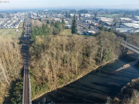 1198 SW 1st Avenue Canby OR 97013