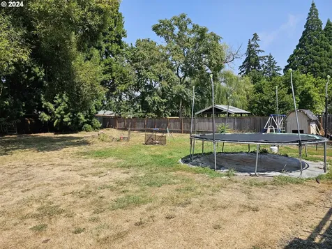 649 Ne Grant Street Hillsboro OR 97124