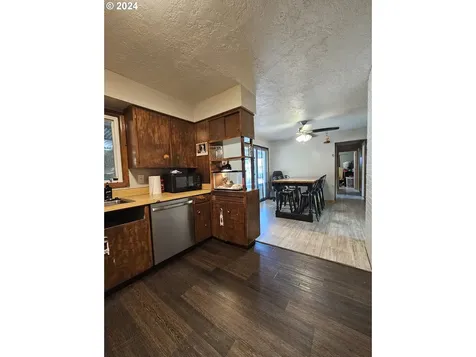 649 Ne Grant Street Hillsboro OR 97124