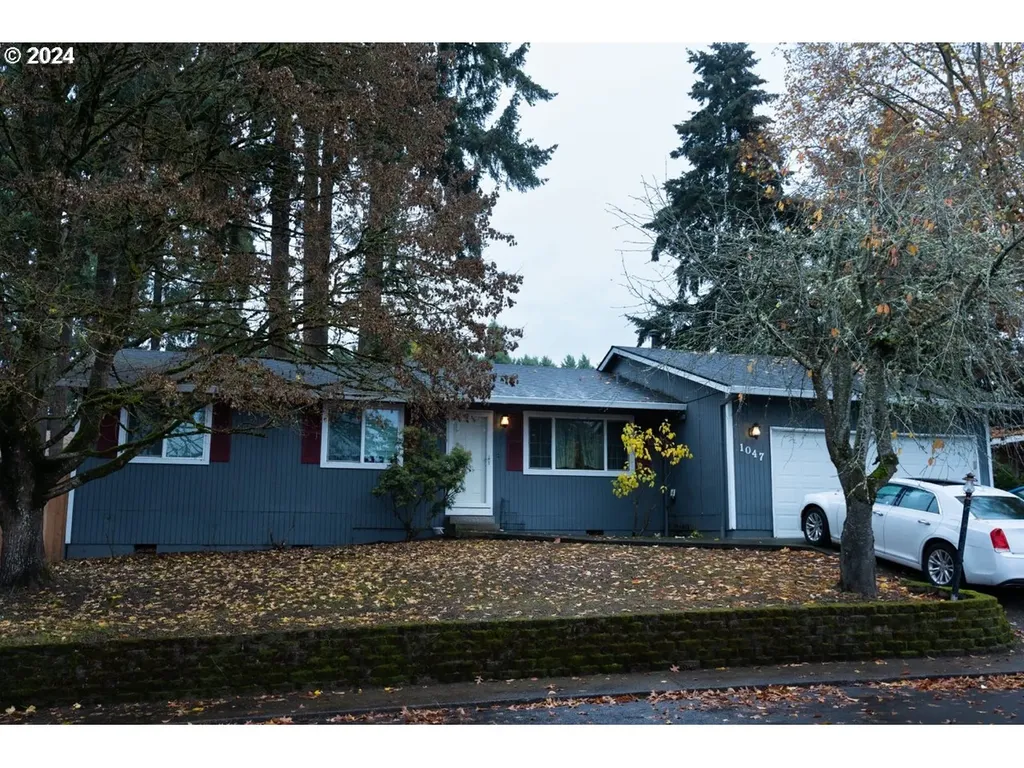 1047 SE Fir Grove Loop Hillsboro OR 97123