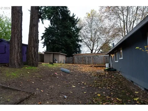 1047 SE Fir Grove Loop Hillsboro OR 97123
