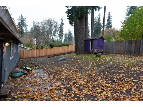 1047 SE Fir Grove Loop Hillsboro OR 97123