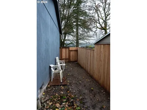 1047 SE Fir Grove Loop Hillsboro OR 97123