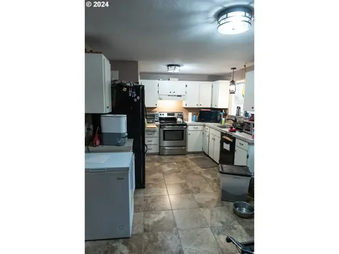 1047 SE Fir Grove Loop Hillsboro OR 97123