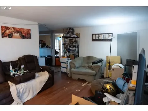 1047 SE Fir Grove Loop Hillsboro OR 97123