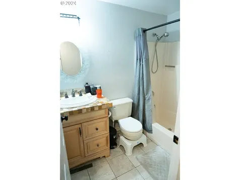 1047 SE Fir Grove Loop Hillsboro OR 97123
