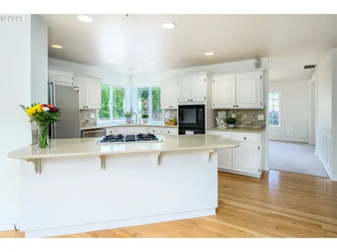 1915 Nw Wallace Road Mcminnville OR 97128